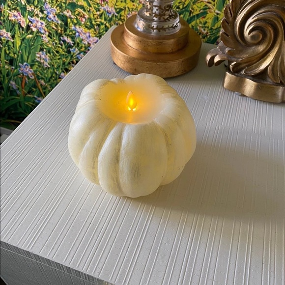 Pb premium flickering flameless wax pumpkin candle